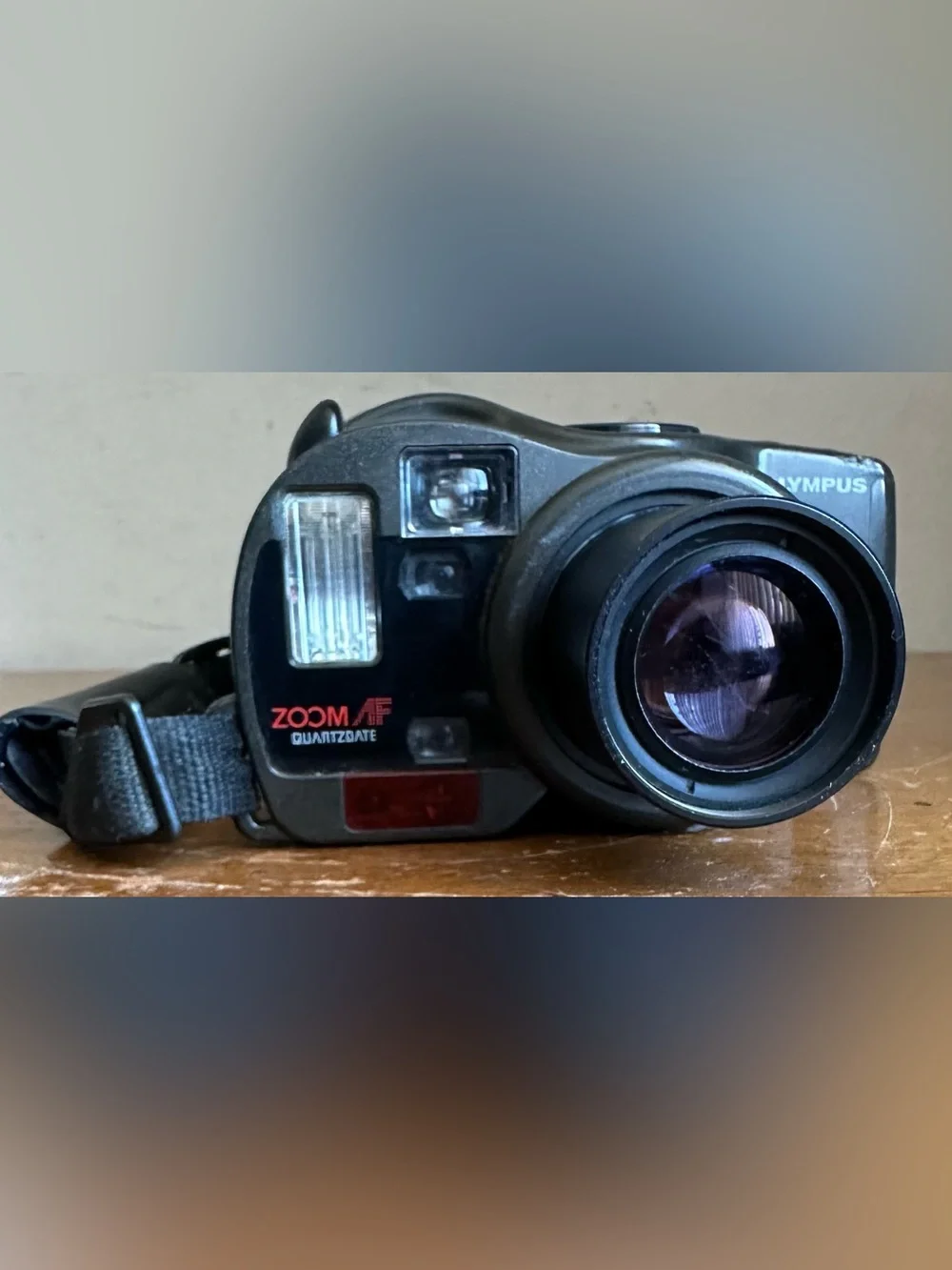 Olympus Infinity SuperZoom330 AF QUARTZDATE 35mm Film Camera w/38-105mm Lens